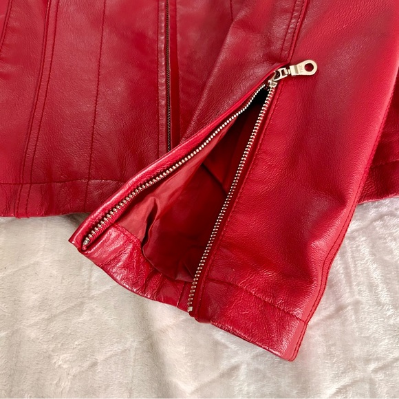 Wilsons Vintage Leather Women’s Red Moto Jacket Sleeve Zippers Size Medium - Picture 9 of 15